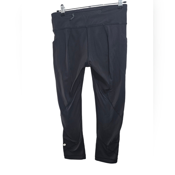 Lululemon Black Leggings with Mesh panels on  legs, Size 6 - Picture 3 of 7